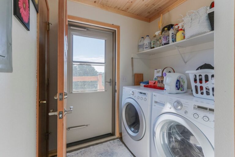 12_98241780-bc59-44a4-9796-16e3af2c390b