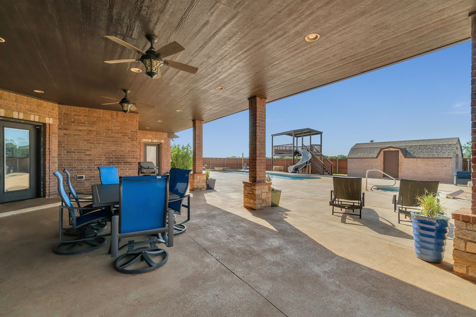 Ranchland in Lone Wolf, OK Home on 275 Acres UCRP