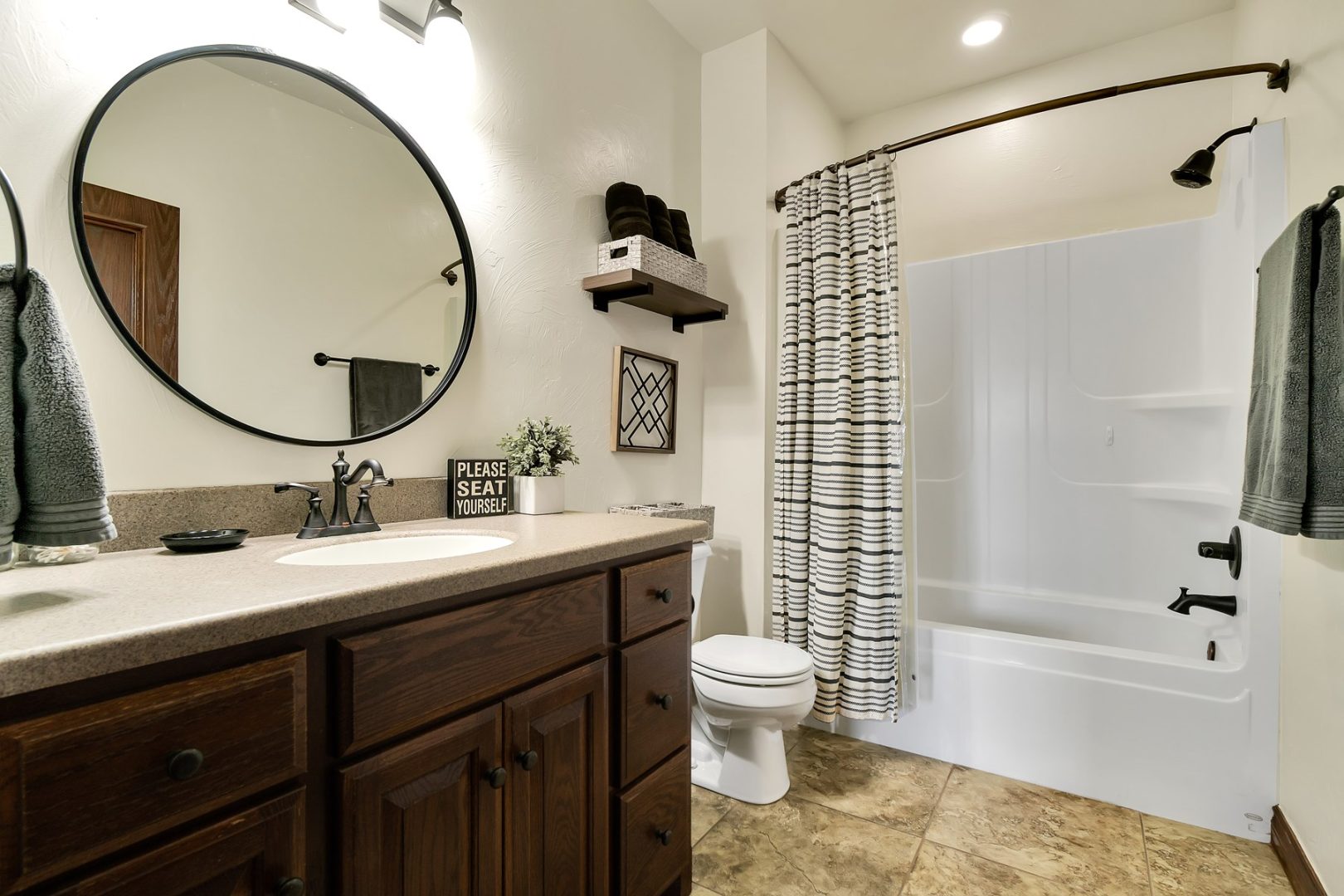 Ranchland in Lone Wolf, OK Home on 275 Acres UCRP