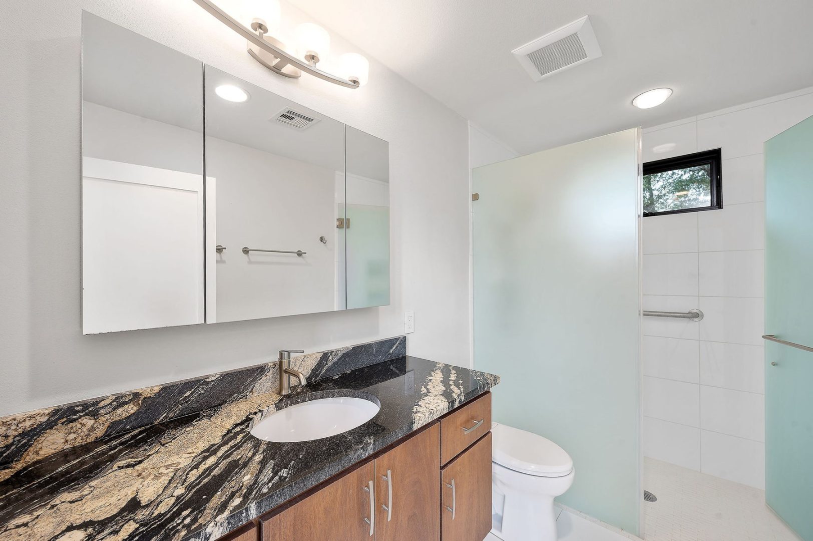 Luxury Ranch in Coryell County, TX Two Homes on 53 Acres UCRP