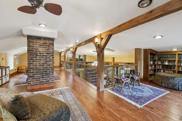 By submitting this image to Realtracs Inc, the User grants to Realtracs Inc an unrestricted license to use the image in compilations of properties and in other ways authorized by the Board of Directors.