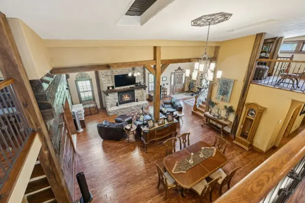 By submitting this image to Realtracs Inc, the User grants to Realtracs Inc an unrestricted license to use the image in compilations of properties and in other ways authorized by the Board of Directors.