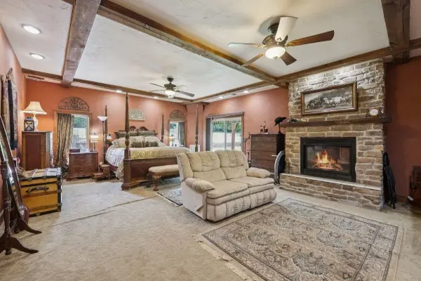 By submitting this image to Realtracs Inc, the User grants to Realtracs Inc an unrestricted license to use the image in compilations of properties and in other ways authorized by the Board of Directors.