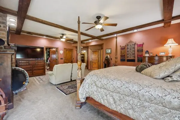 By submitting this image to Realtracs Inc, the User grants to Realtracs Inc an unrestricted license to use the image in compilations of properties and in other ways authorized by the Board of Directors.