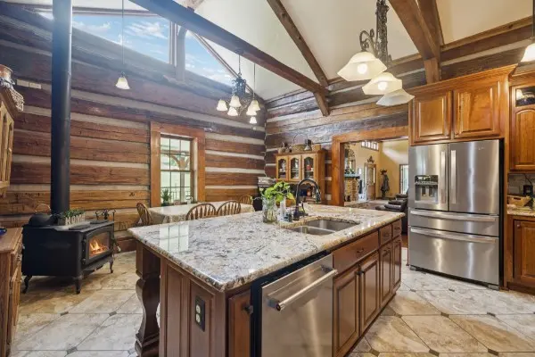 By submitting this image to Realtracs Inc, the User grants to Realtracs Inc an unrestricted license to use the image in compilations of properties and in other ways authorized by the Board of Directors.