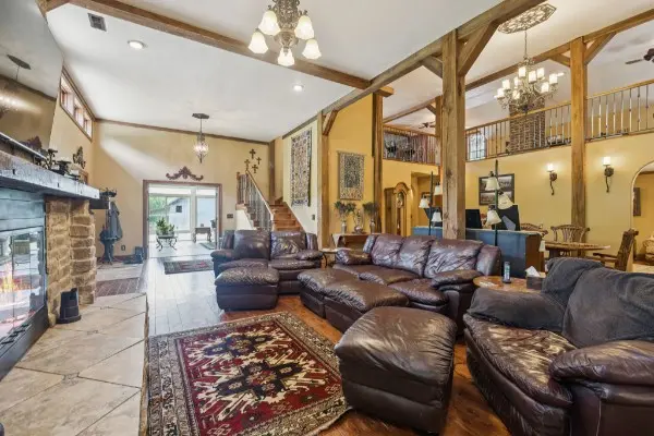 By submitting this image to Realtracs Inc, the User grants to Realtracs Inc an unrestricted license to use the image in compilations of properties and in other ways authorized by the Board of Directors.