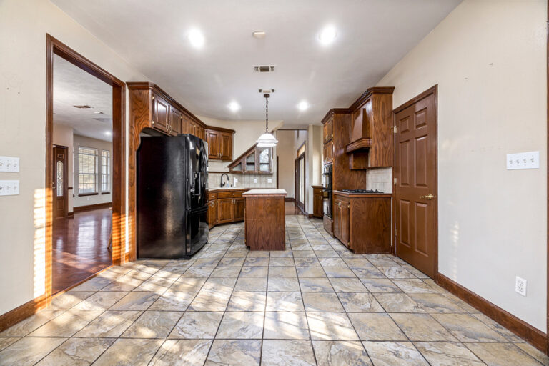 1136 CR 2001 New Boston