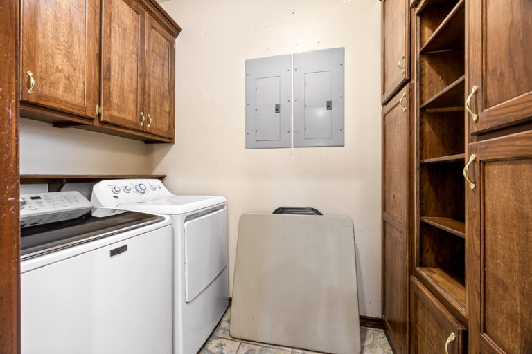 1136 CR 2001 New Boston