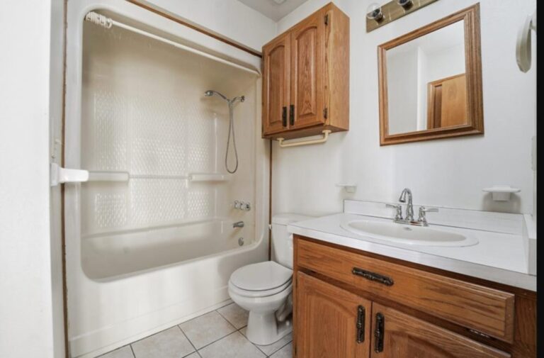 33_c1a35768-7003-489e-8e1a-01183b960e5b