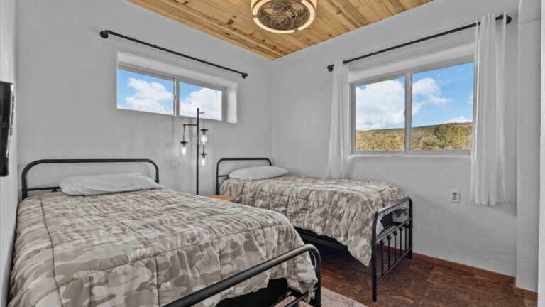 18_63e8ce8b-c9f2-45ac-82c6-ba6f24f52e65