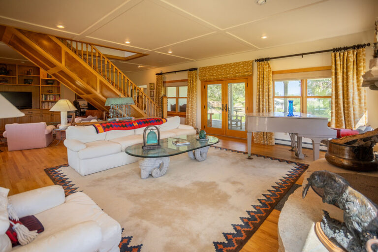 09_85a310bd-0f9c-49bb-8d78-c4f215b6663d