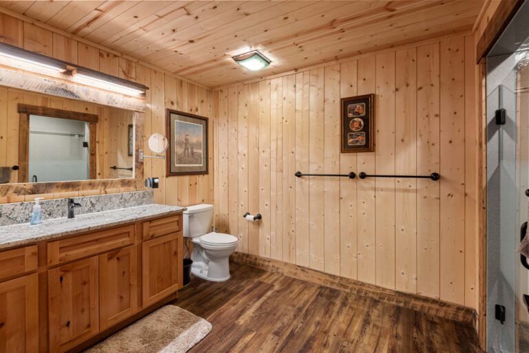 Brock E Glenn (785)313-0256