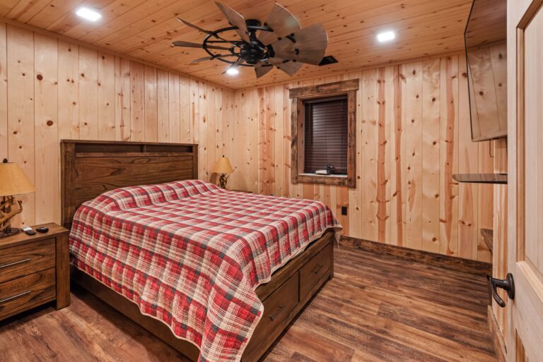 Brock E Glenn (785)313-0256