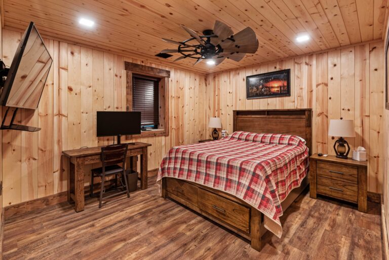 Brock E Glenn (785)313-0256