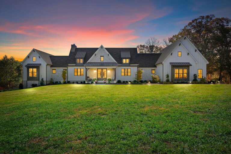By submitting this image to Realtracs Inc, the User grants to Realtracs Inc an unrestricted license to use the image in compilations of properties and in other ways authorized by the Board of Directors.