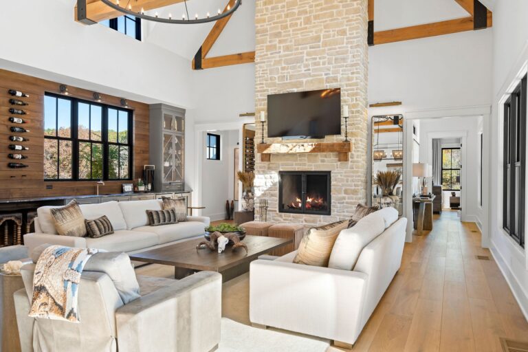 By submitting this image to Realtracs Inc, the User grants to Realtracs Inc an unrestricted license to use the image in compilations of properties and in other ways authorized by the Board of Directors.
