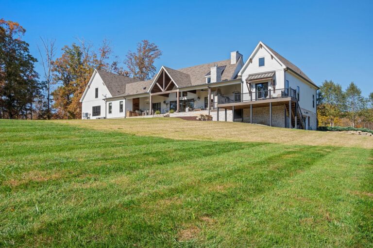 By submitting this image to Realtracs Inc, the User grants to Realtracs Inc an unrestricted license to use the image in compilations of properties and in other ways authorized by the Board of Directors.