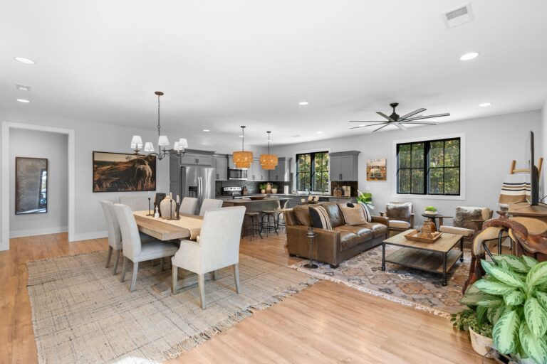 By submitting this image to Realtracs Inc, the User grants to Realtracs Inc an unrestricted license to use the image in compilations of properties and in other ways authorized by the Board of Directors.